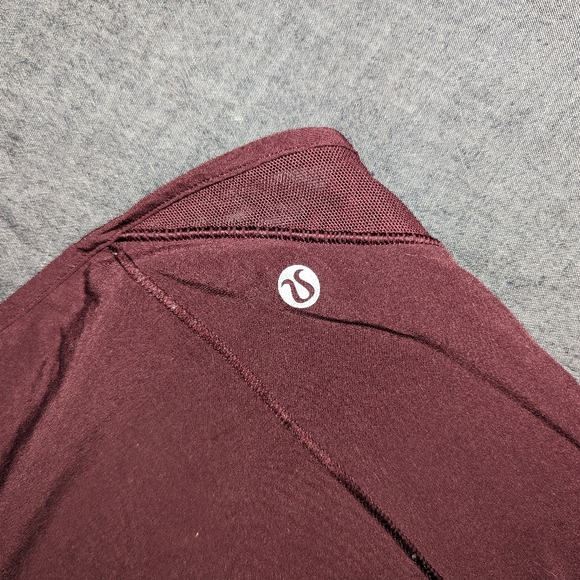 Lululemon Hotty Hot Short II 2.5" - Deep Rouge - Size 6 - Picture 3 of 5